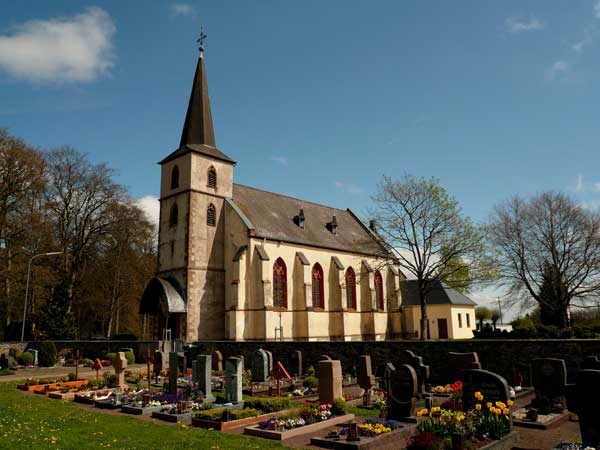 Die Pfarrkirche "Mariä Heimsuchung" in Buchholz
